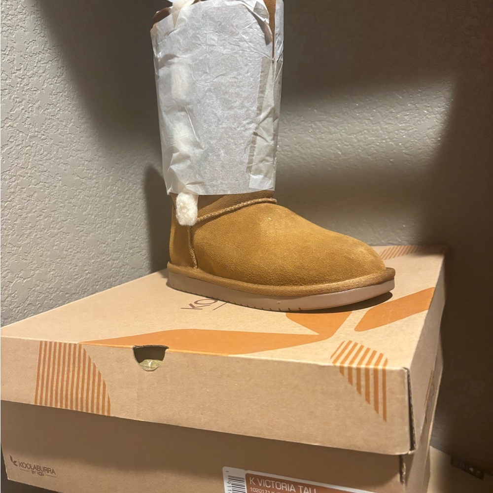 Ugg Koolaburra Victoria Talk Boots (new little girls size 2)